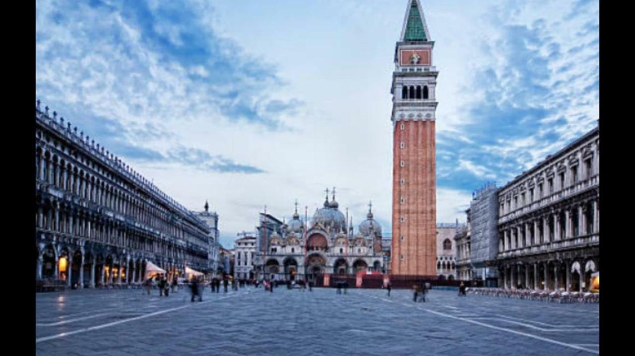 ميرا Venezia Suite Apartment المظهر الخارجي الصورة